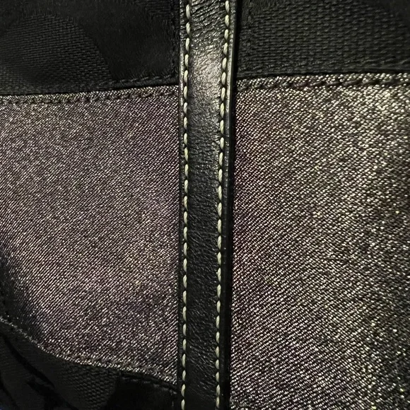 Coach black bag - Picture 3 of 11